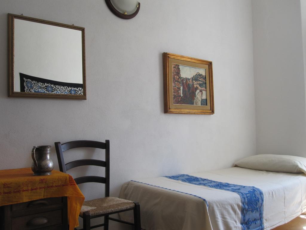 Campi Elisi B&B Sassari Phòng bức ảnh